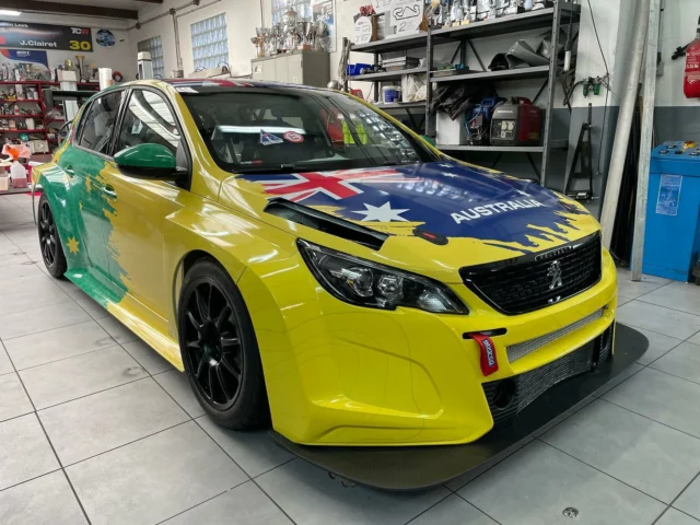 Merci à @teamclairetsport pour la confiance, c’est toujours un plaisir de travailler sur ces grosses cylindrées 👌🏼 

#esoposeofficiel #esopose #adhésif #pose #poseur #avery #3m #hexis #covering #totalcovering #wrappedcars #carwrap #wrap #dapperwraps #carwrapping #carlovers #teckwrap #instacars #vinyl #vinylwrap #kingsofvinyl #layednotsprayed #vinylwrapping #averydennison #peugeot308 #peugeottcr