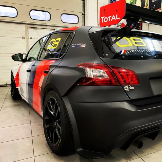 #adhésif #pose #poseur #avery #3m #hexis #covering #totalcovering #wrappedcars #carwrap #wrap #dapperwraps #carwrapping #carlovers #teckwrap #instacars #vinyl #vinylwrap #kingsofvinyl #layednotsprayed #vinylwrapping #averydennison #peugeottcr #peugeot #teamclairetsport